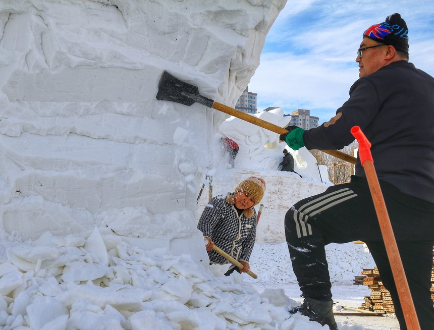 佳木斯市“冰雪大世界”緊鑼密鼓建設(shè)中