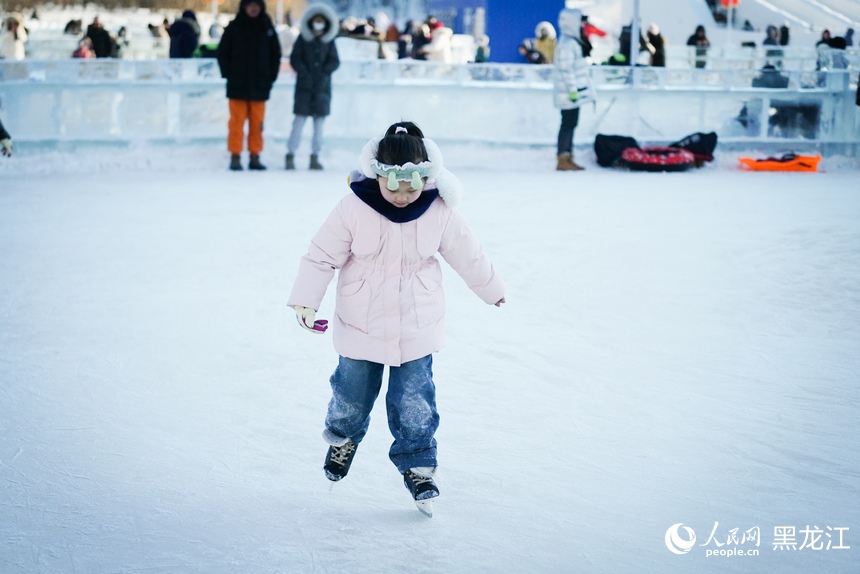 哈爾濱：快樂寒假 暢享冰雪運動