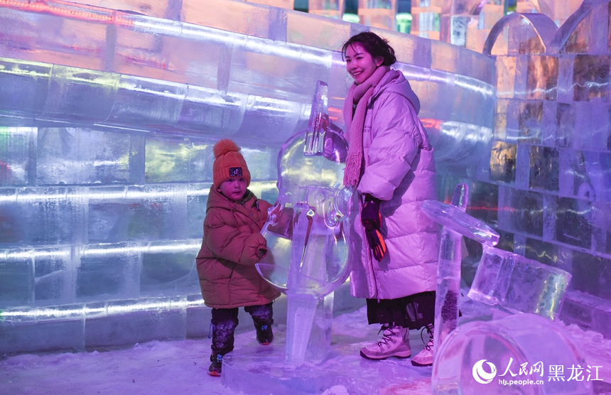 打卡新景點(diǎn)！“爾濱”冰雪藝術(shù)四季綻放